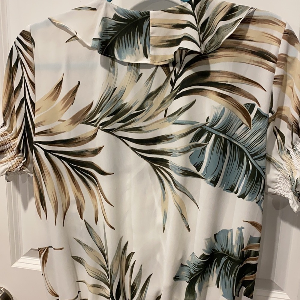 Karl Lagerfeld Paris Surplice Blouse EUC - Picture 7 of 10